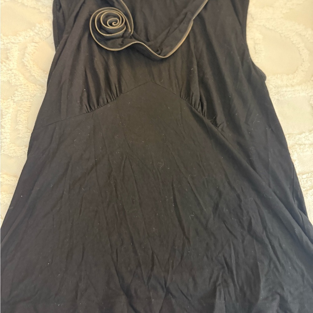 Alberto Makali Black tank with Unique Detail